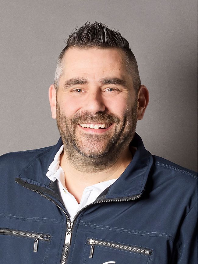 Lasse Pfenninger – dipl. Malermeister / Geschäftsführer Lasse Pfenninger – dipl. Malermeister / Geschäftsführer