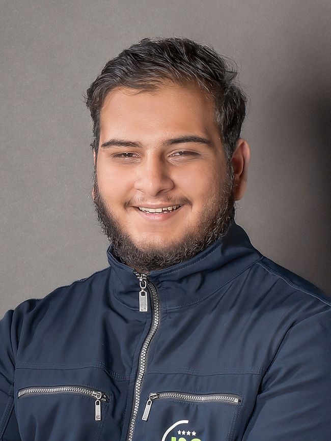 Adarsh Kukreti – Auszubildender Adarsh Kukreti – Auszubildender